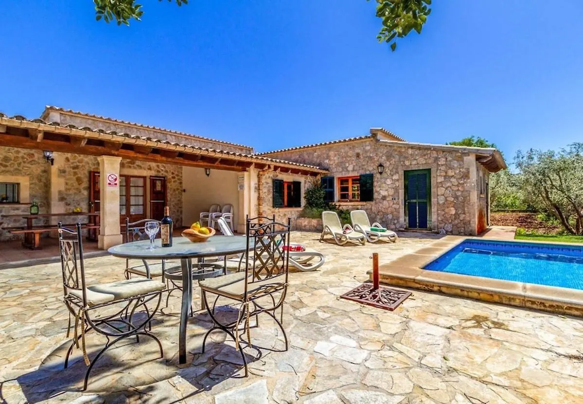 Beautiful Villa In The Countryside Near Pollensa By Renthousing